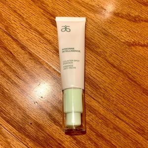 NWT Arbonne counter spot essence